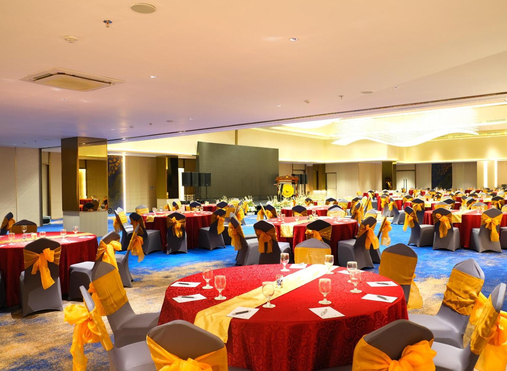 Pentacity Hotel Balikpapan Экстерьер фото